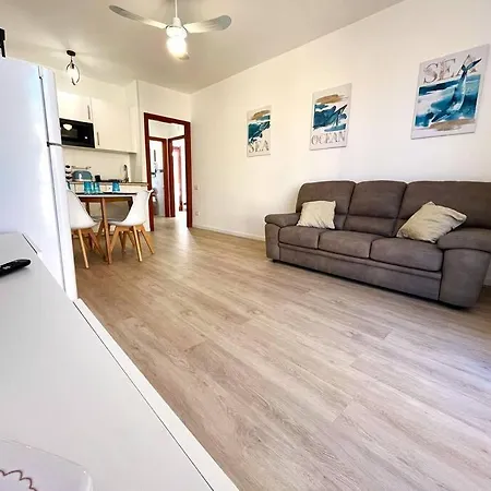 Apt. Marisdomus, 300m Dal Centro Apartamento Pula