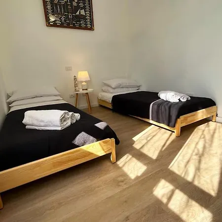 Apt. Marisdomus, 300m Dal Centro * Pula